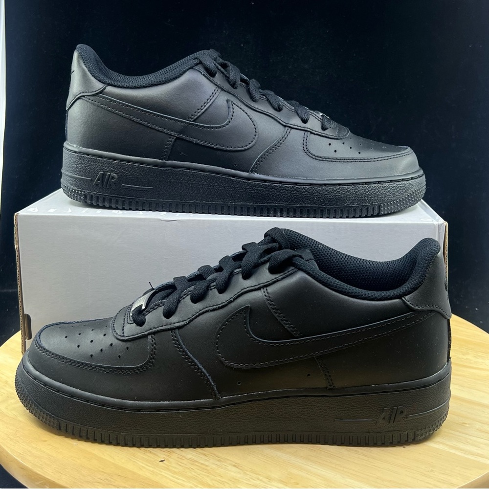 NEW Nike Air Force 1 Low Triple Black Mens/Kids Size 7Y, Women Sz 8.5 DH2920 001